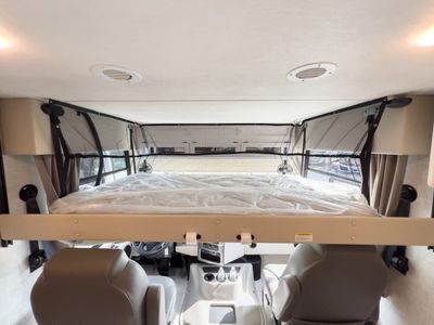 2025 Thor Motor Coach WINDSPORT - Photo 4