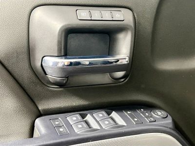2018 Chevrolet Silverado 2500HD — photo 14 view