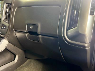 2018 Chevrolet Silverado 2500HD — photo 30 view