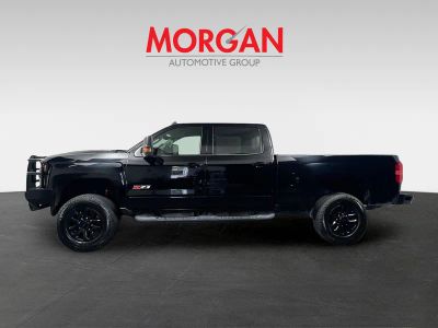 2018 Chevrolet Silverado 2500HD — engine compartment view