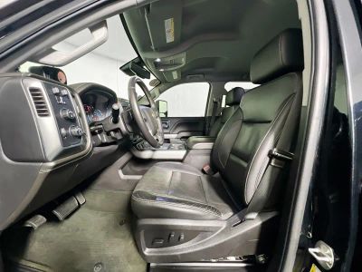 2018 Chevrolet Silverado 2500HD — photo 12 view
