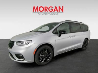2026 Chrysler Pacifica — photo 9 view