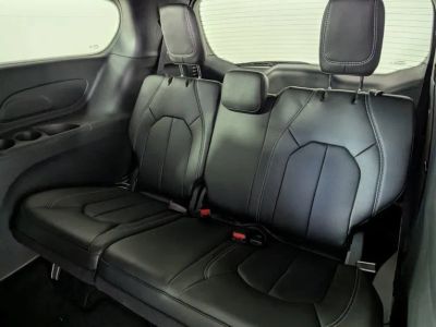 2026 Chrysler Pacifica — photo 18 view