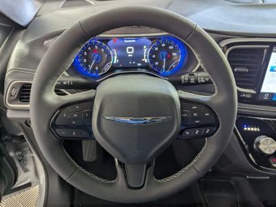 2026 Chrysler Pacifica — photo 19 view