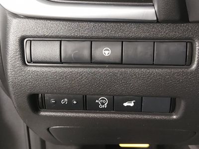2025 Nissan Rogue — photo 13 view