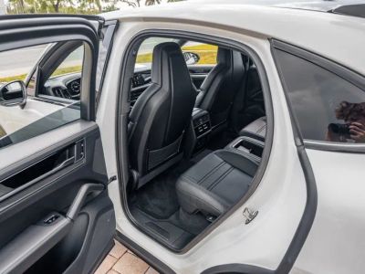 2024 Porsche Cayenne Coupe — photo 39 view
