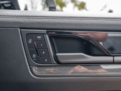 2024 Porsche Cayenne Coupe — photo 33 view