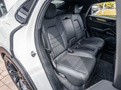 2024 Porsche Cayenne Coupe — photo 41 view