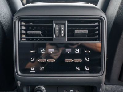 2024 Porsche Cayenne Coupe — photo 46 view