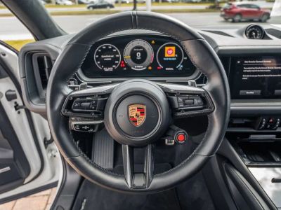 2024 Porsche Cayenne Coupe — photo 23 view
