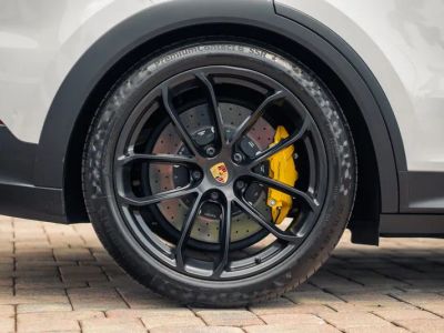 2024 Porsche Cayenne Coupe — photo 13 view