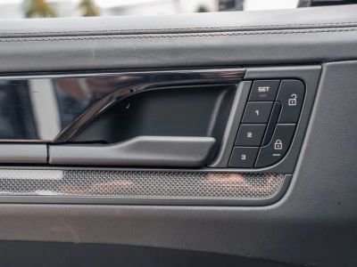 2024 Porsche Cayenne Coupe — photo 18 view
