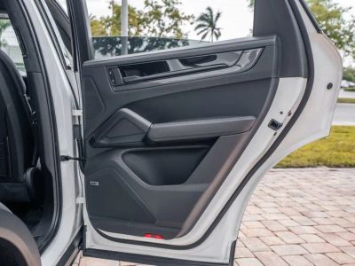 2024 Porsche Cayenne Coupe — photo 40 view