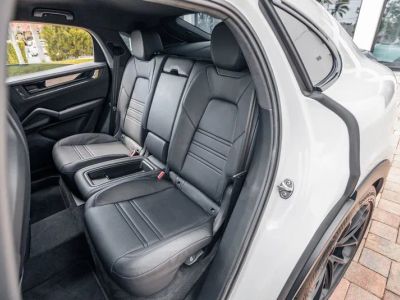 2024 Porsche Cayenne Coupe — photo 38 view