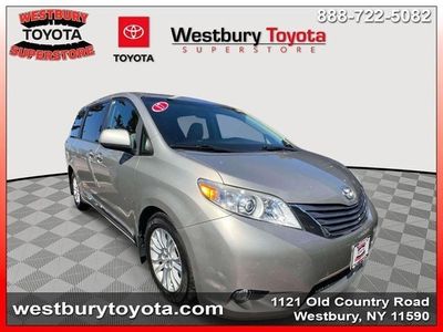 2017 Toyota Sienna - Photo 1