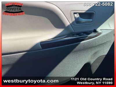 2017 Toyota Sienna - Photo 17
