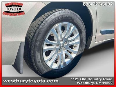 2017 Toyota Sienna - Photo 11