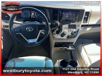 2017 Toyota Sienna - Photo 13