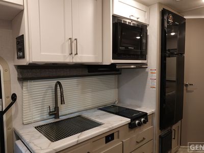 2026 Thor Motor Coach Pasadena SE - Photo 7