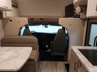 2026 Thor Motor Coach Pasadena SE - Photo 6