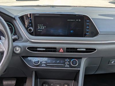 2023 Hyundai Sonata Hybrid — photo 17 view