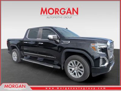 2019 GMC Sierra 1500 Denali in Black — front three-quarter view