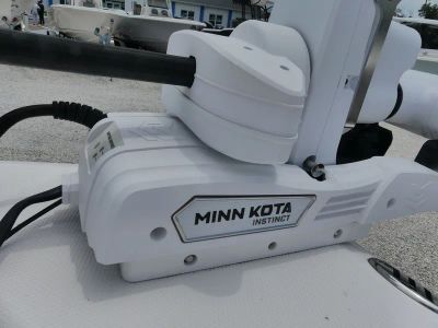 2023 Robalo 266 Cayman SD — photo 17 view