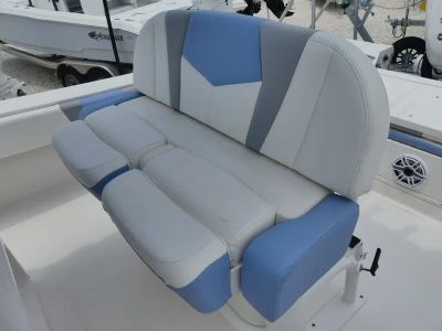 2023 Robalo 266 Cayman SD — photo 13 view
