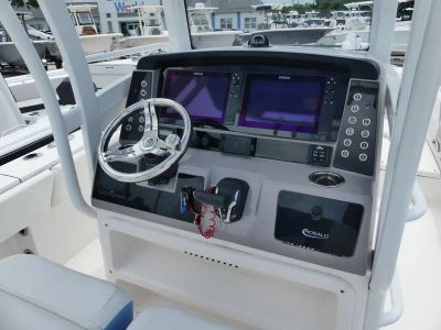 2023 Robalo 266 Cayman SD — photo 10 view