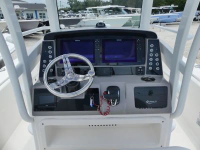 2023 Robalo 266 Cayman SD — photo 11 view