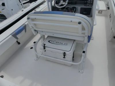 2023 Robalo 266 Cayman SD — photo 8 view