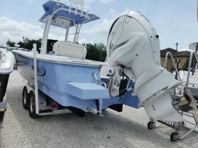 2023 Robalo 266 Cayman SD — interior view