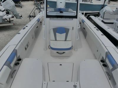 2023 Robalo 266 Cayman SD — photo 18 view