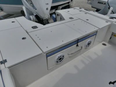 2023 Robalo 266 Cayman SD — photo 7 view