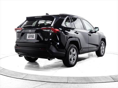 2025 Toyota RAV4 - Photo 11