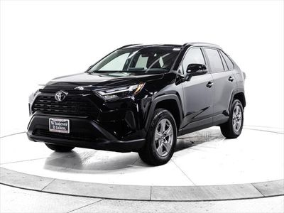 2025 Toyota RAV4 - Photo 3