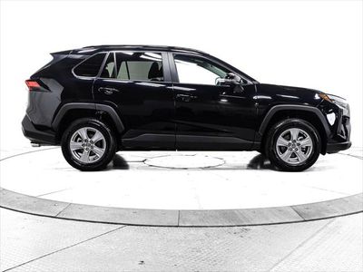 2025 Toyota RAV4 - Photo 12