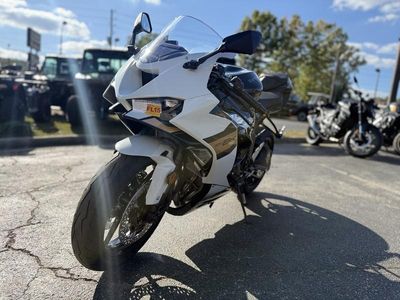2026 Kawasaki Ninja ZX-6R - Photo 3