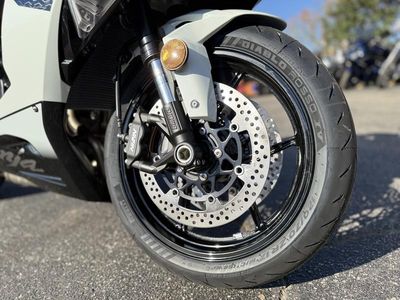 2026 Kawasaki Ninja ZX-6R - Photo 9