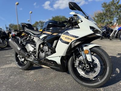 2026 Kawasaki Ninja ZX-6R - Photo 1