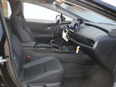 2026 Toyota Prius Plug-in Hybrid - Photo 11