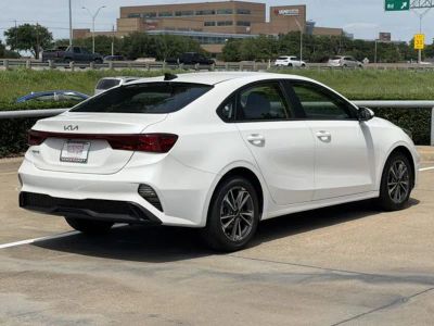 2023 Kia Forte - Photo 4