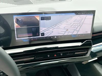 2026 BMW 5 Series — photo 10 view