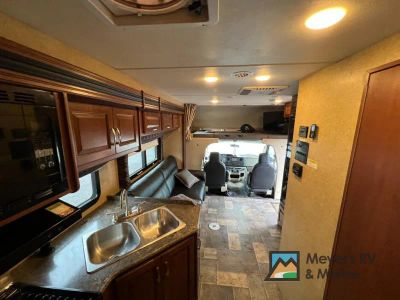2016 Thor Motor Coach Outlaw Class C - Photo 13