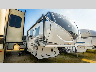 2025 Keystone Montana - Photo 3