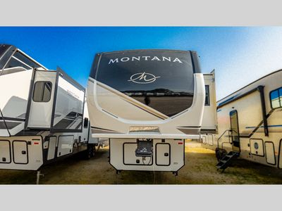 2025 Keystone Montana - Photo 2