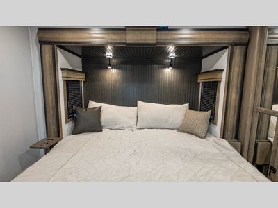 2025 Keystone Montana - Photo 12