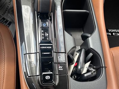 2026 Toyota Crown Signia — photo 15 view