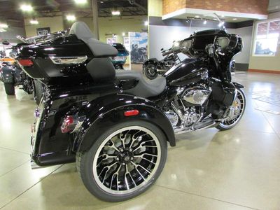 2026 Harley-Davidson FLHLT - Street Glide 3 Limited — photo 8 view