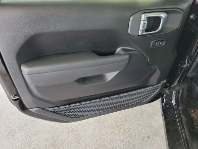 2026 Jeep Wrangler — photo 14 view